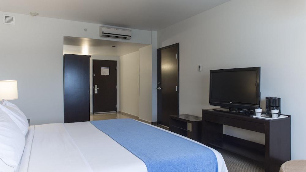 ספופן Holiday Inn Express Guadalajara Iteso By Ihg מראה חיצוני תמונה