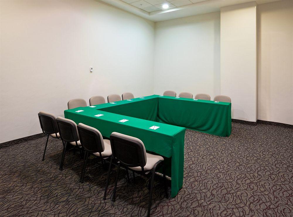 ספופן Holiday Inn Express Guadalajara Iteso By Ihg מתקנים תמונה