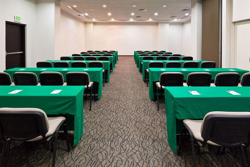 ספופן Holiday Inn Express Guadalajara Iteso By Ihg מתקנים תמונה