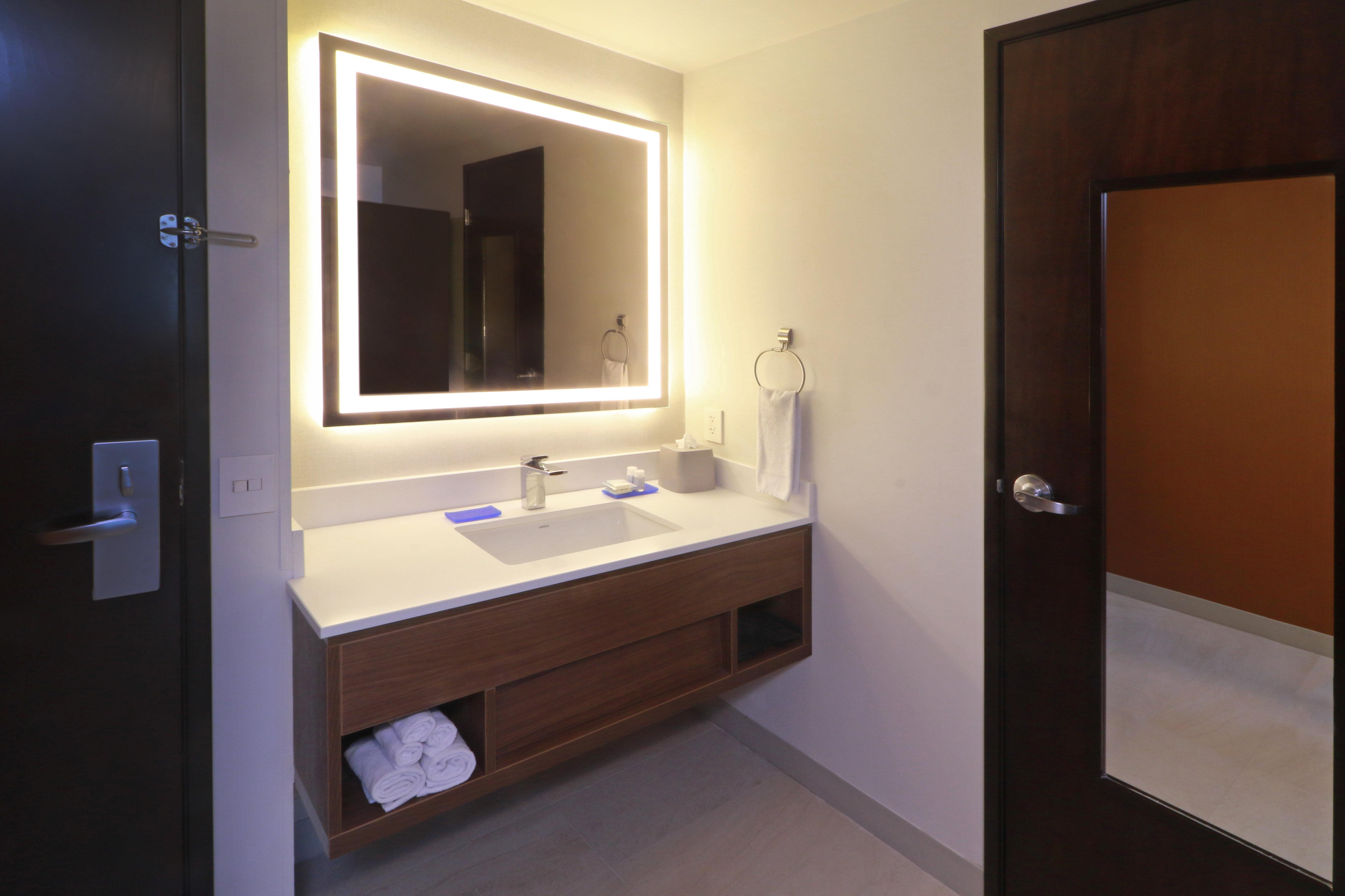 ספופן Holiday Inn Express Guadalajara Iteso By Ihg מראה חיצוני תמונה