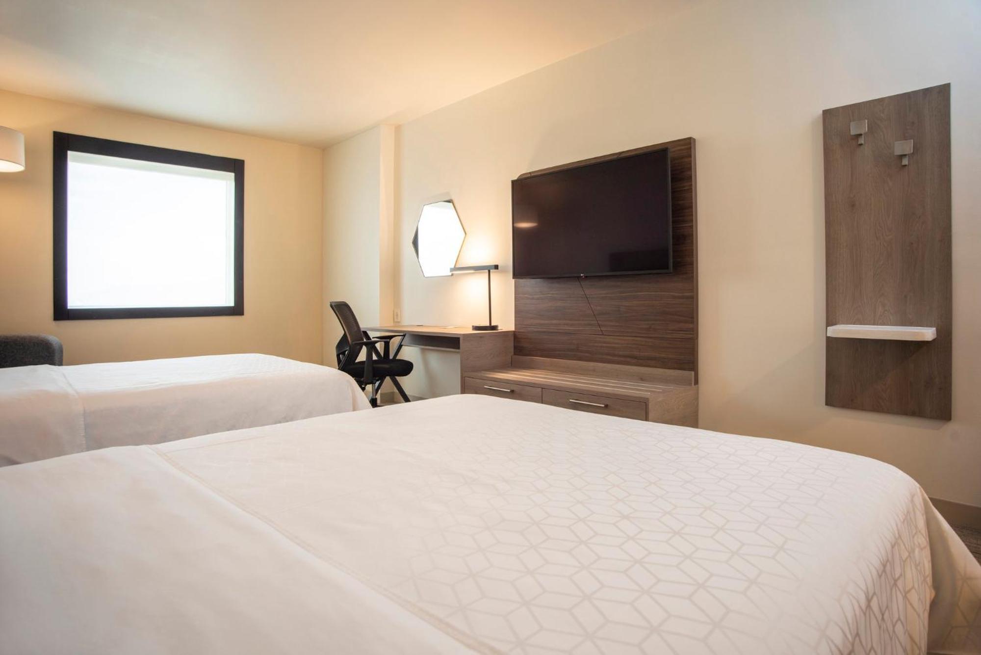 ספופן Holiday Inn Express Guadalajara Iteso By Ihg מראה חיצוני תמונה