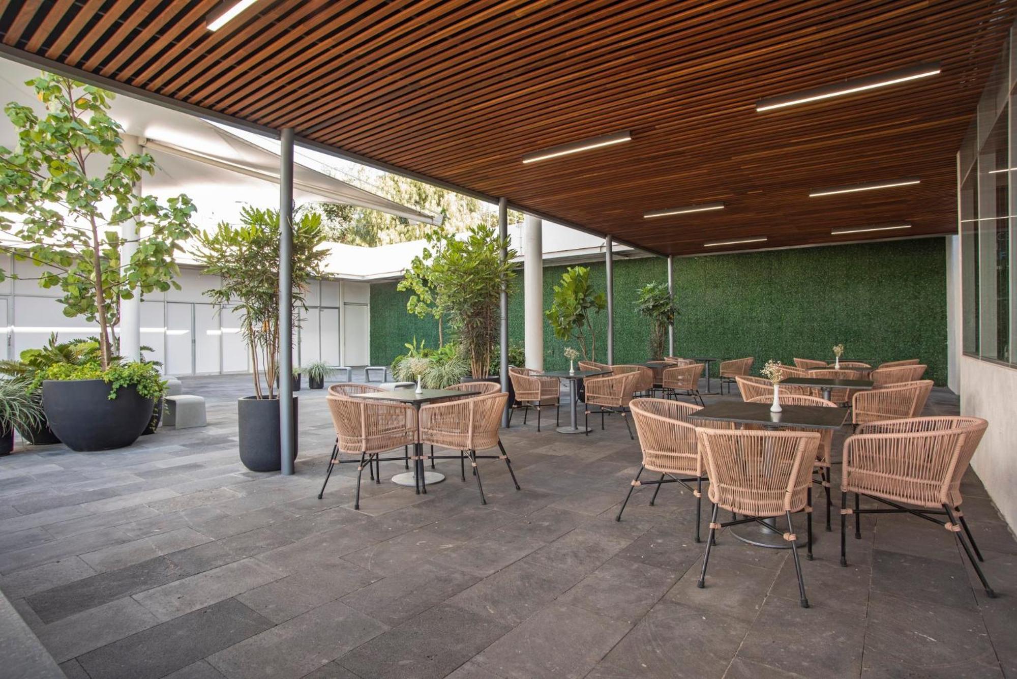 ספופן Holiday Inn Express Guadalajara Iteso By Ihg מראה חיצוני תמונה