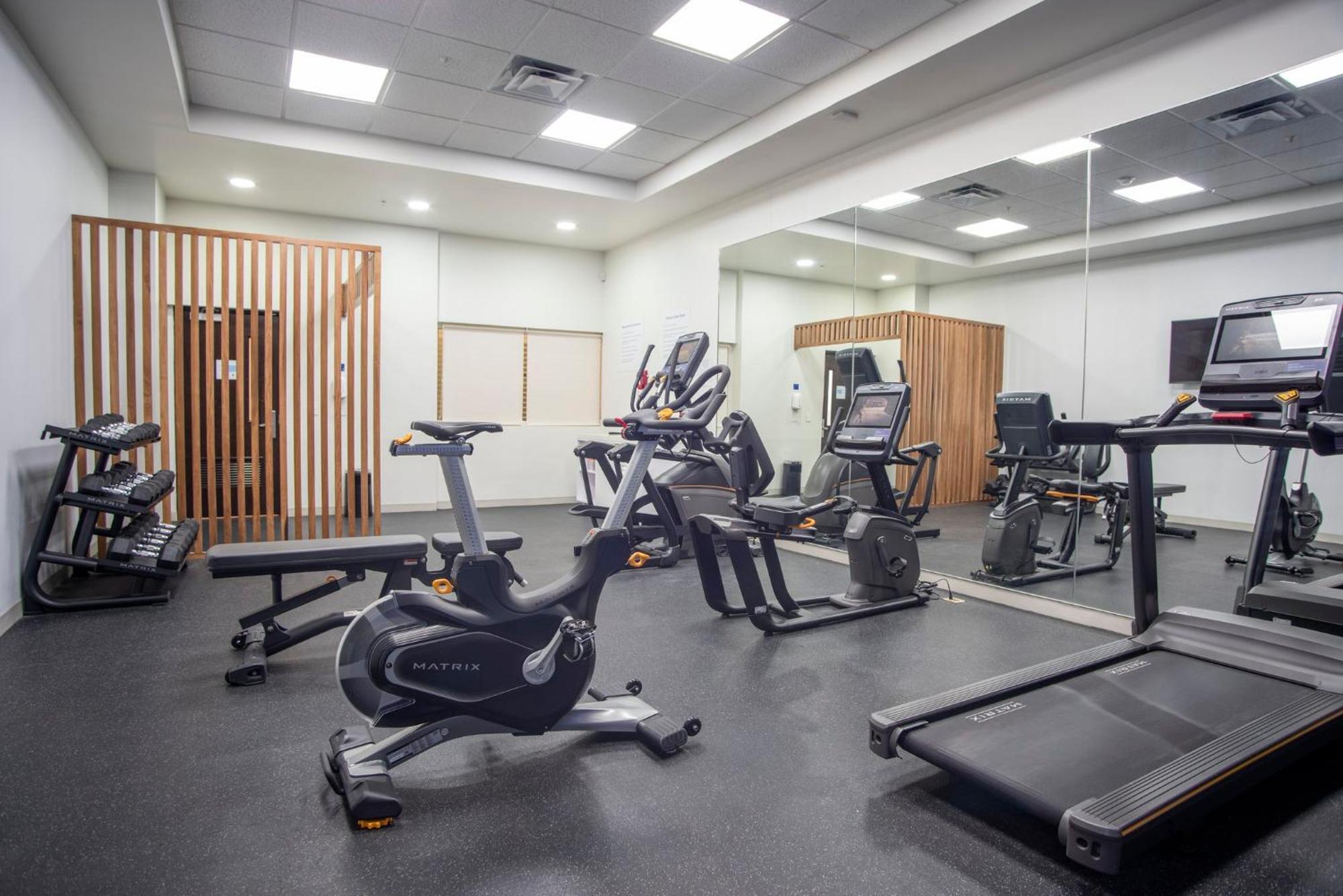 ספופן Holiday Inn Express Guadalajara Iteso By Ihg מראה חיצוני תמונה