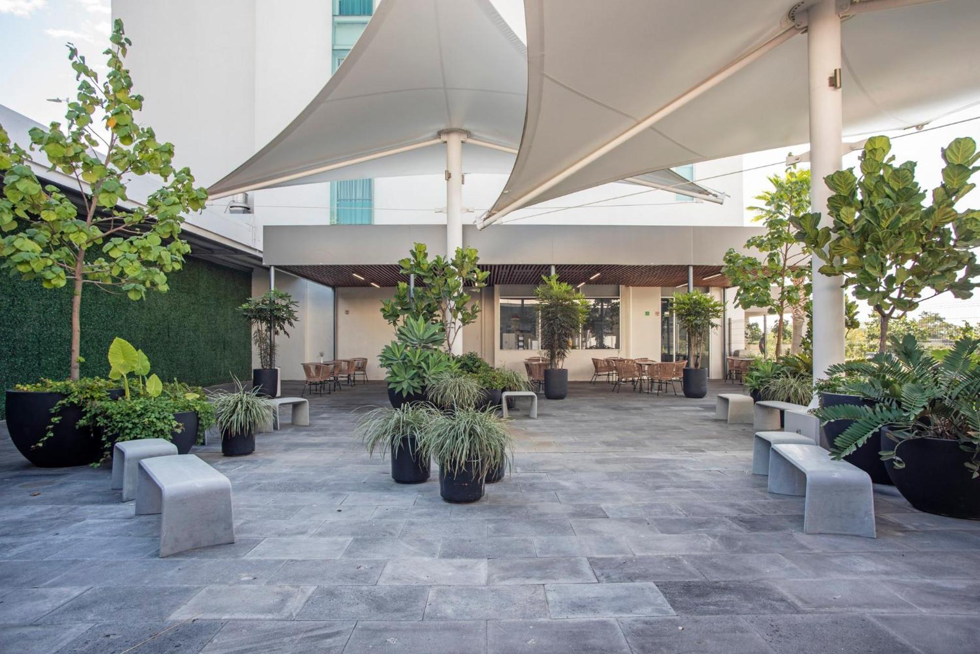 ספופן Holiday Inn Express Guadalajara Iteso By Ihg מראה חיצוני תמונה