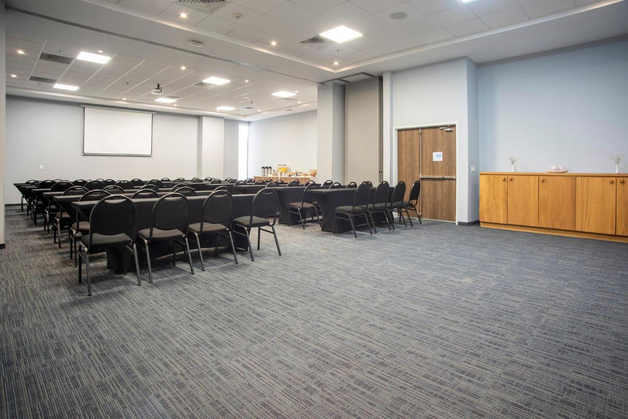 ספופן Holiday Inn Express Guadalajara Iteso By Ihg מראה חיצוני תמונה