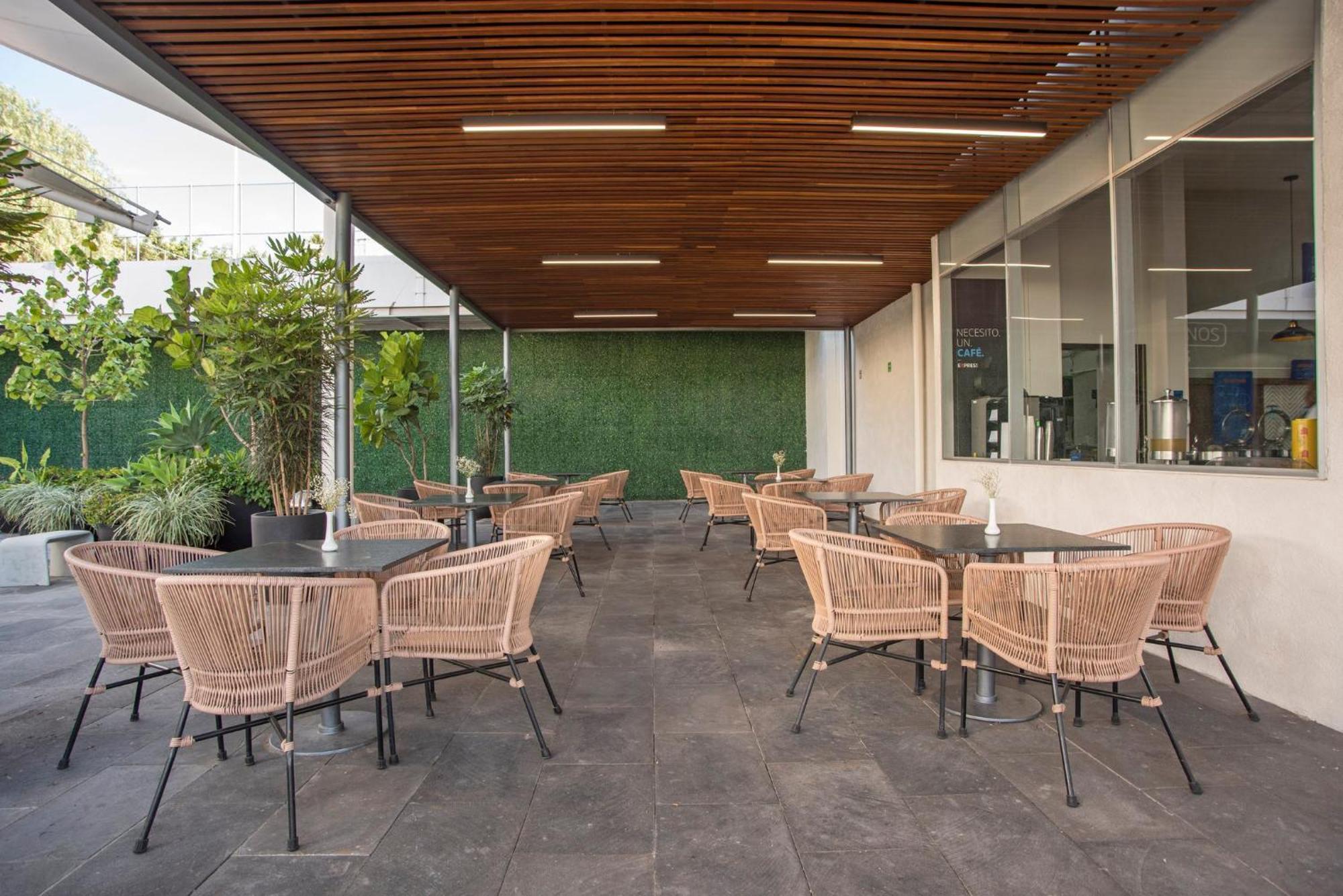 ספופן Holiday Inn Express Guadalajara Iteso By Ihg מראה חיצוני תמונה