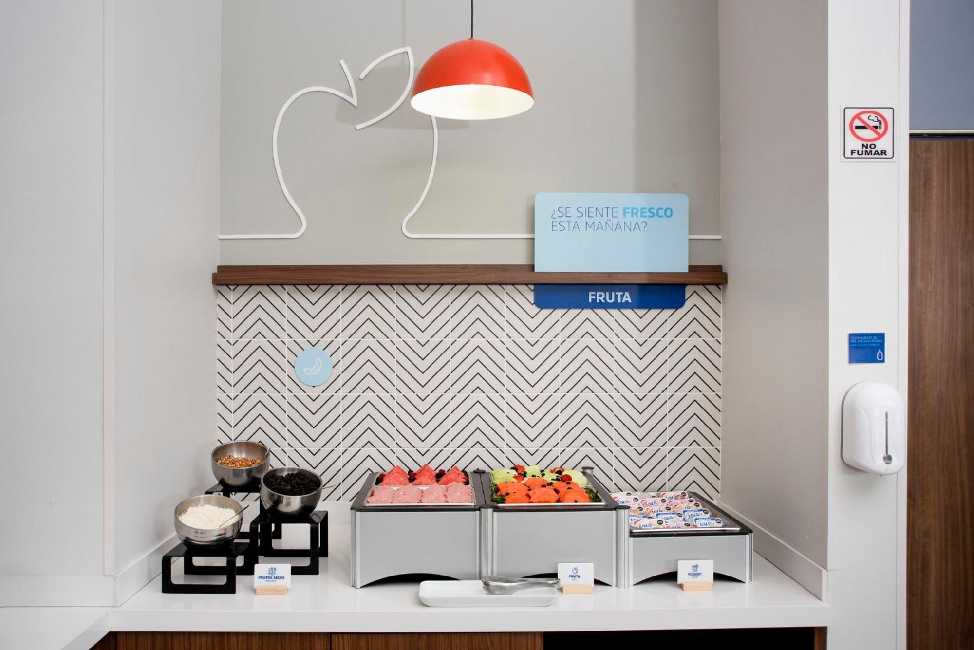 ספופן Holiday Inn Express Guadalajara Iteso By Ihg מראה חיצוני תמונה