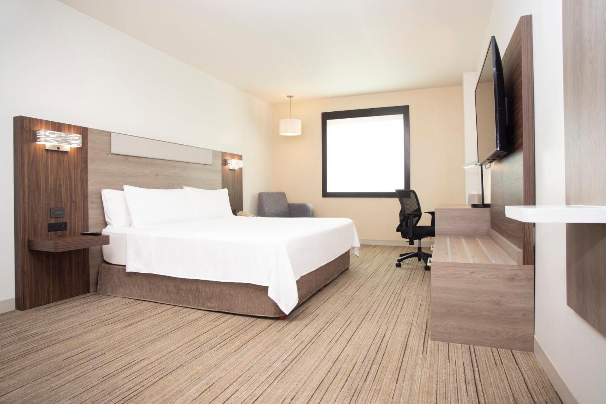 ספופן Holiday Inn Express Guadalajara Iteso By Ihg מראה חיצוני תמונה